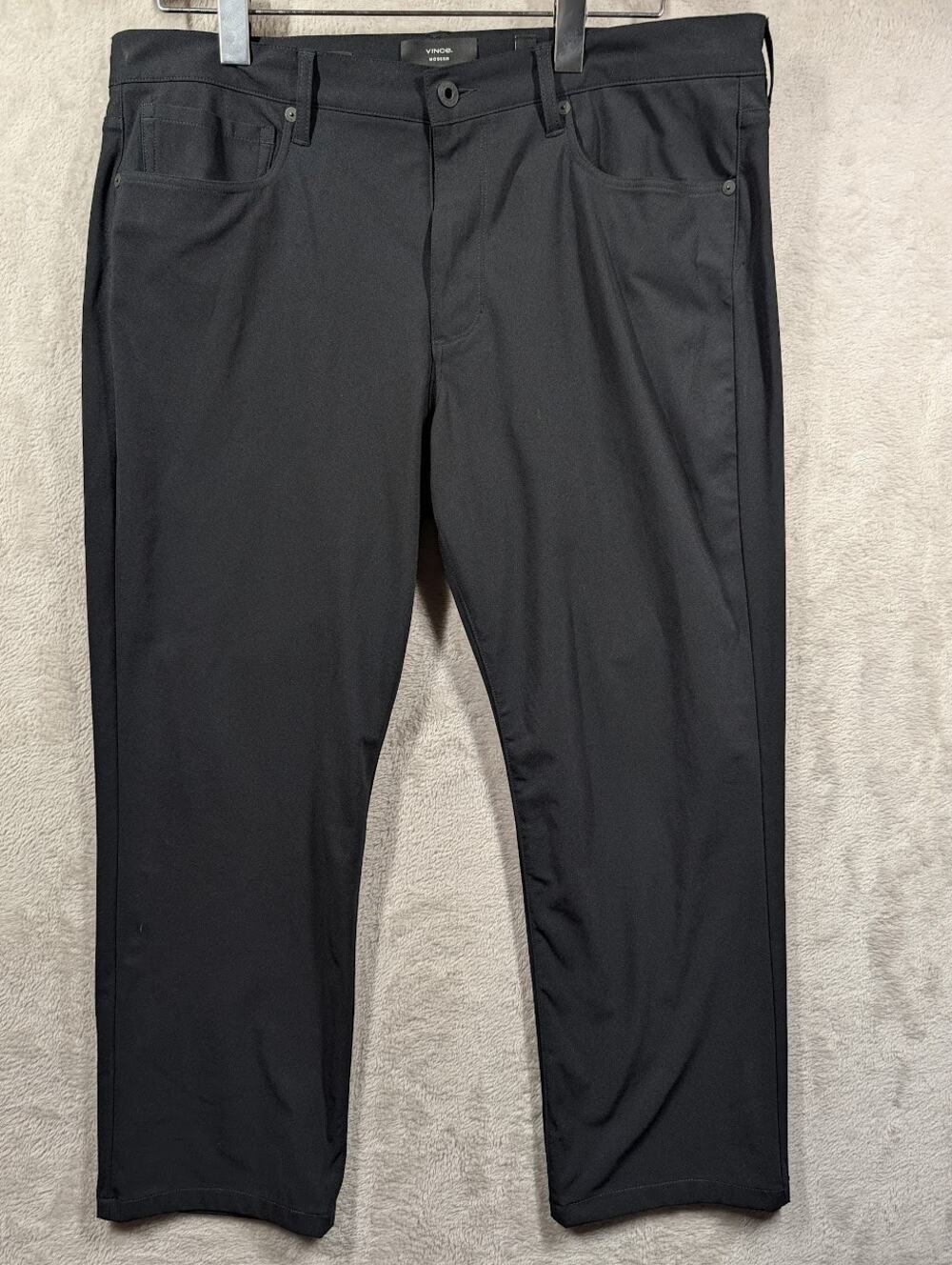 Vince. Modern Slim Fit Dylan Pants Mens Size 34 Black Chino Classic Polyester